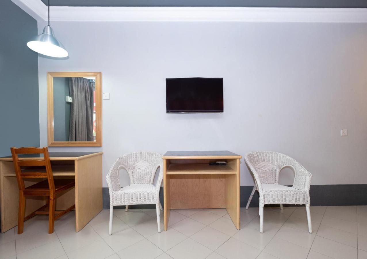 OYO 90050 V Hotel Teluk Intan Exteriér fotografie
